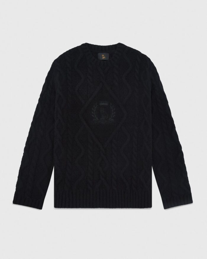 CABLE KNIT SWEATER WITH CREST BLACK