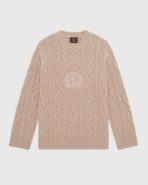 CABLE KNIT SWEATER WITH CREST CAMEL
